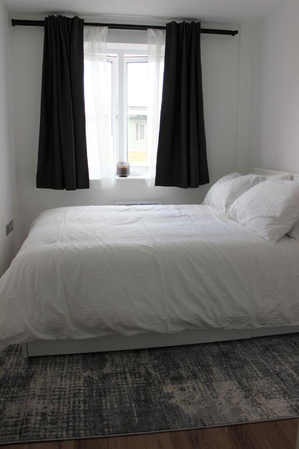 Apartamento Lovely 2-bedroom, 1 Bathroom Home, Sleeps 4 *