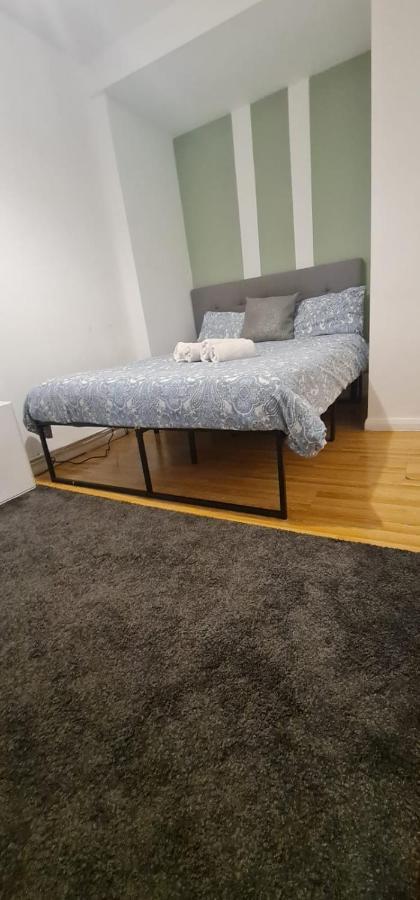 Lovely Budget Double Ensuite In Bricklane Gasthuis Londen