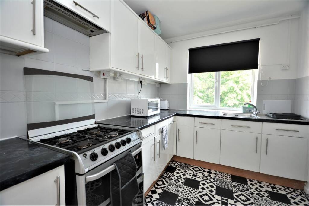 Lovely 2 Bedroom In Greater Apartamento