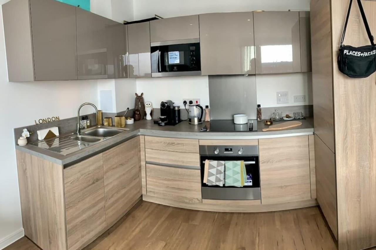 Stylish And Chic 1 Bedroom In Canning Town * Londres