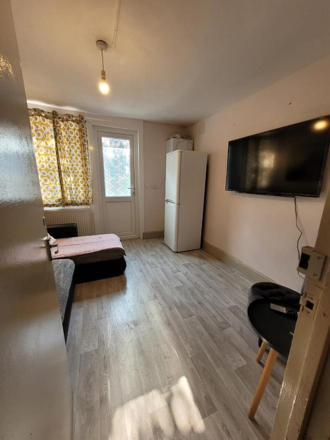 43 Kimberly Road * Londres
