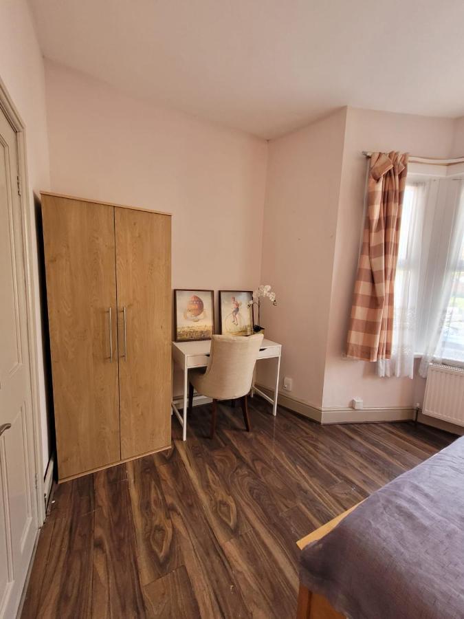 43 Kimberly Road * Londres
