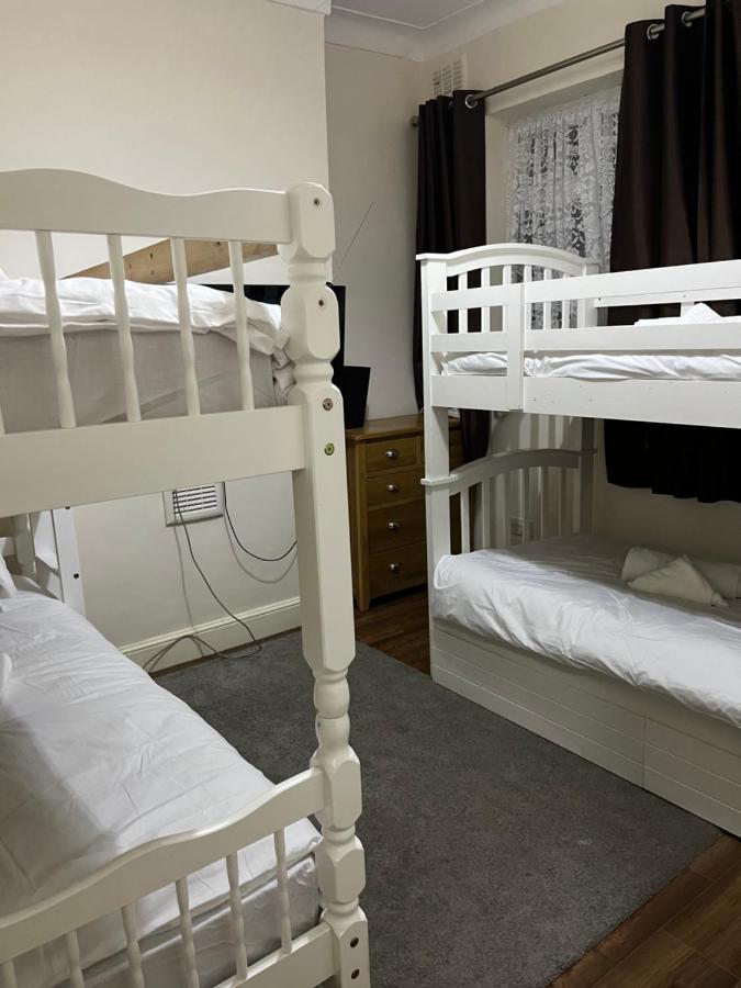 Bubblesbnb- Family 7 Bedroom House Сasa de vacaciones Londres
