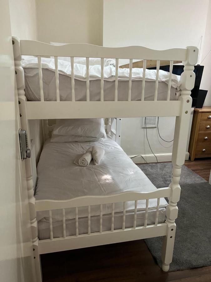 Сasa de vacaciones Bubblesbnb- Family 7 Bedroom House Londres
