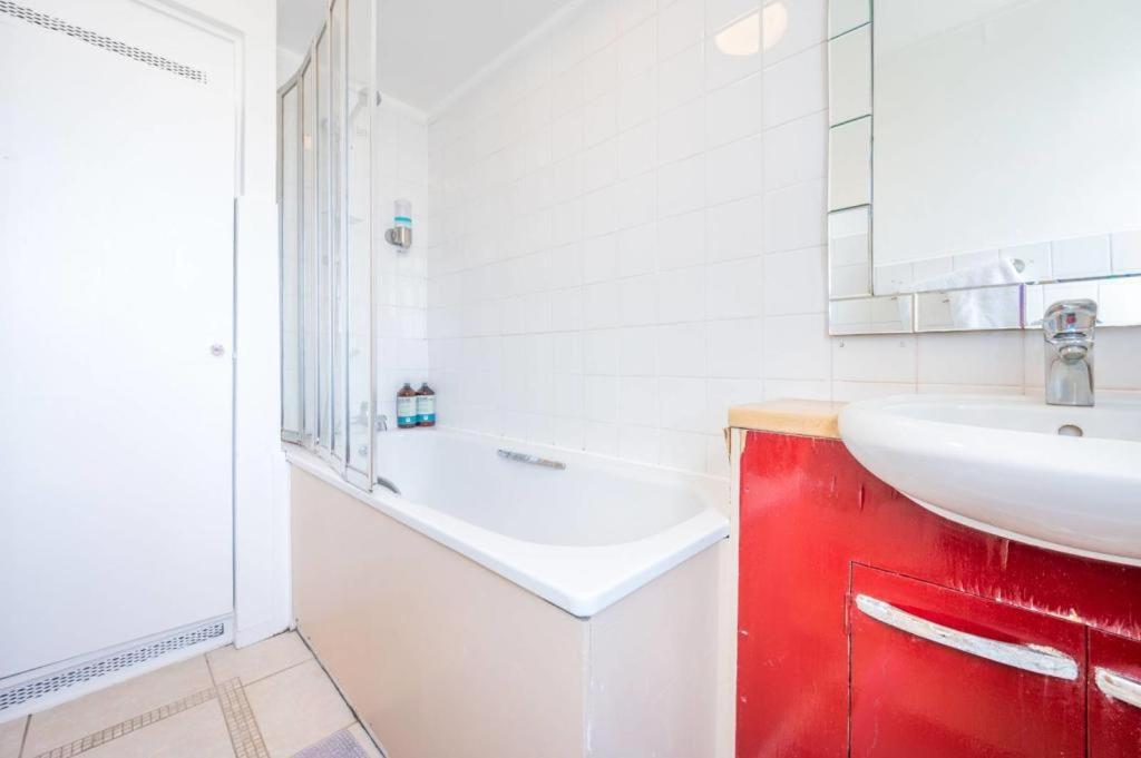 Flat 13 * Londen