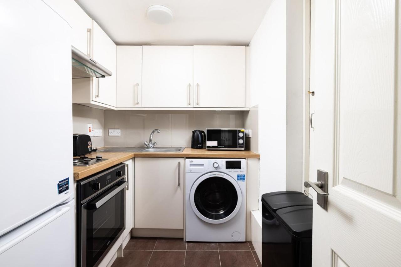 Mornington Crescent Apartment *