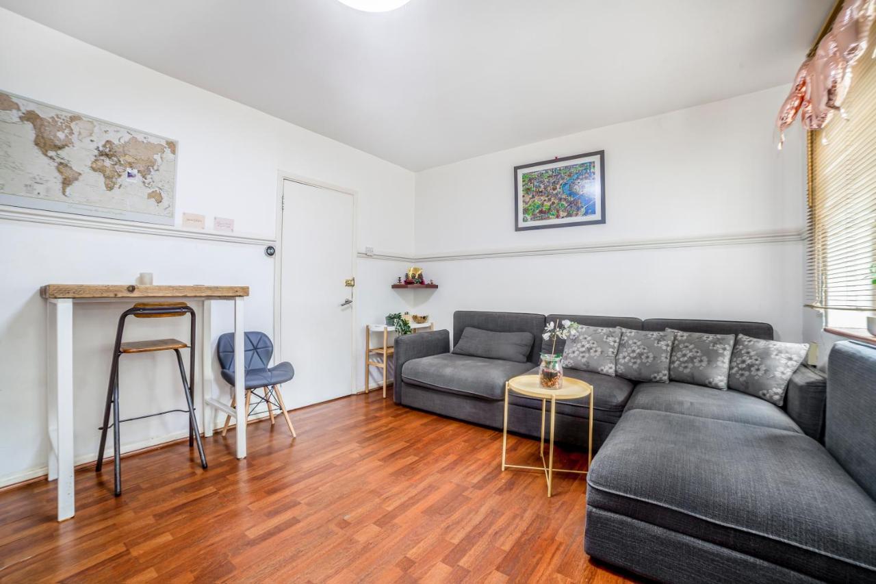 Apartamento 2 Story On The Ground Floor At Clapham North Londres