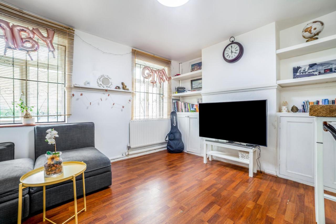 2 Story On The Ground Floor At Clapham North Apartamento Londres