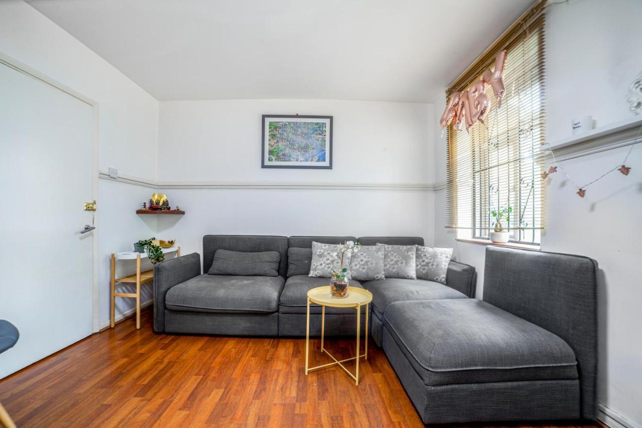 2 Story On The Ground Floor At Clapham North Apartamento Londres