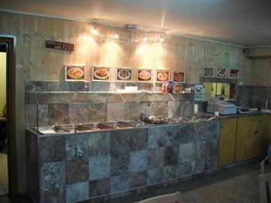 Kensal Backpackers Albergue *