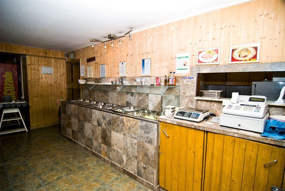 Albergue Kensal Backpackers *