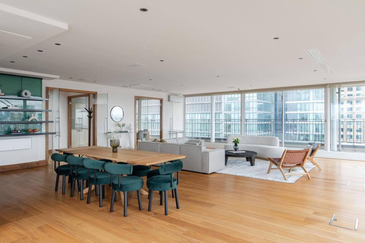 Apartment The Canary Wharf Secret - Glamorous 3bdr Flat With Terrace And Parking London