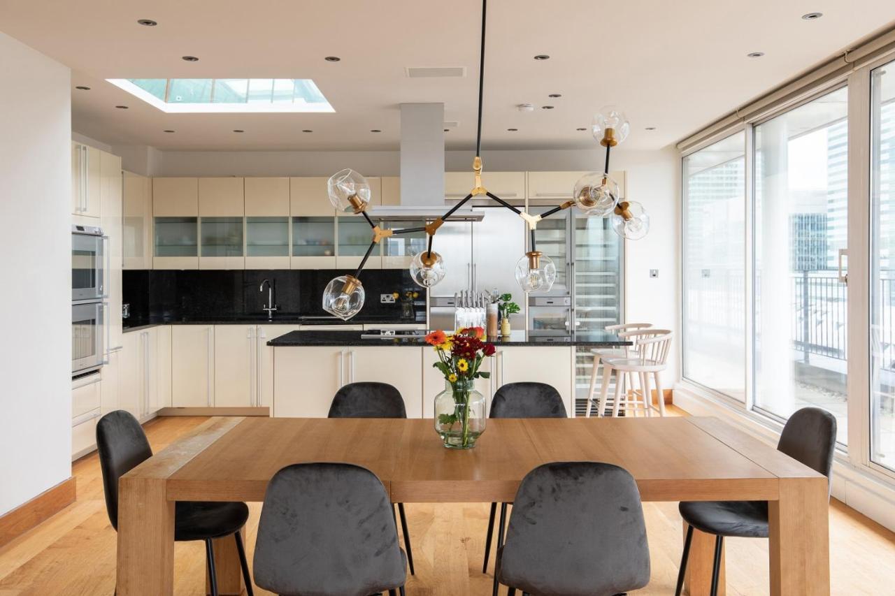 The Canary Wharf Secret - Glamorous 3bdr Flat With Terrace And Parking Apartment *