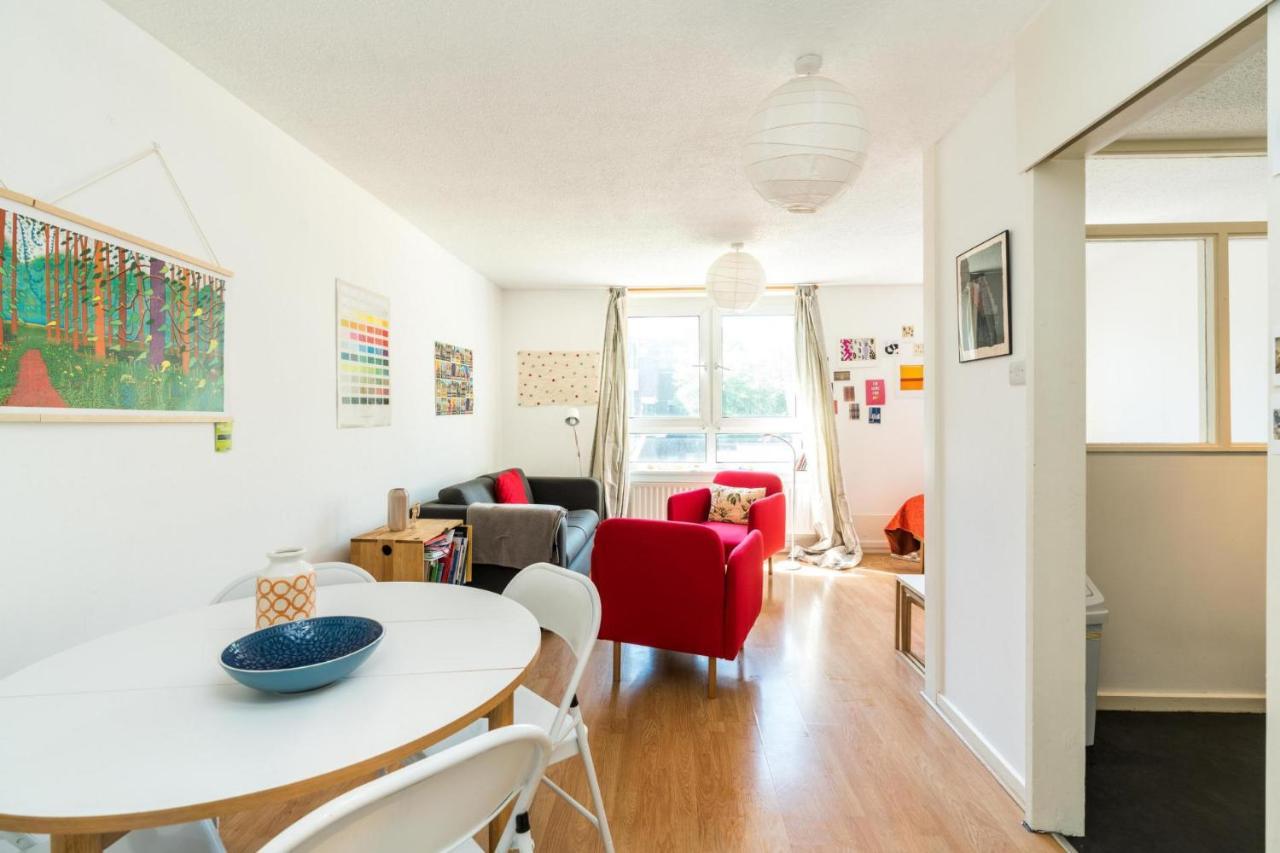 Bright & Cosy Close To * London