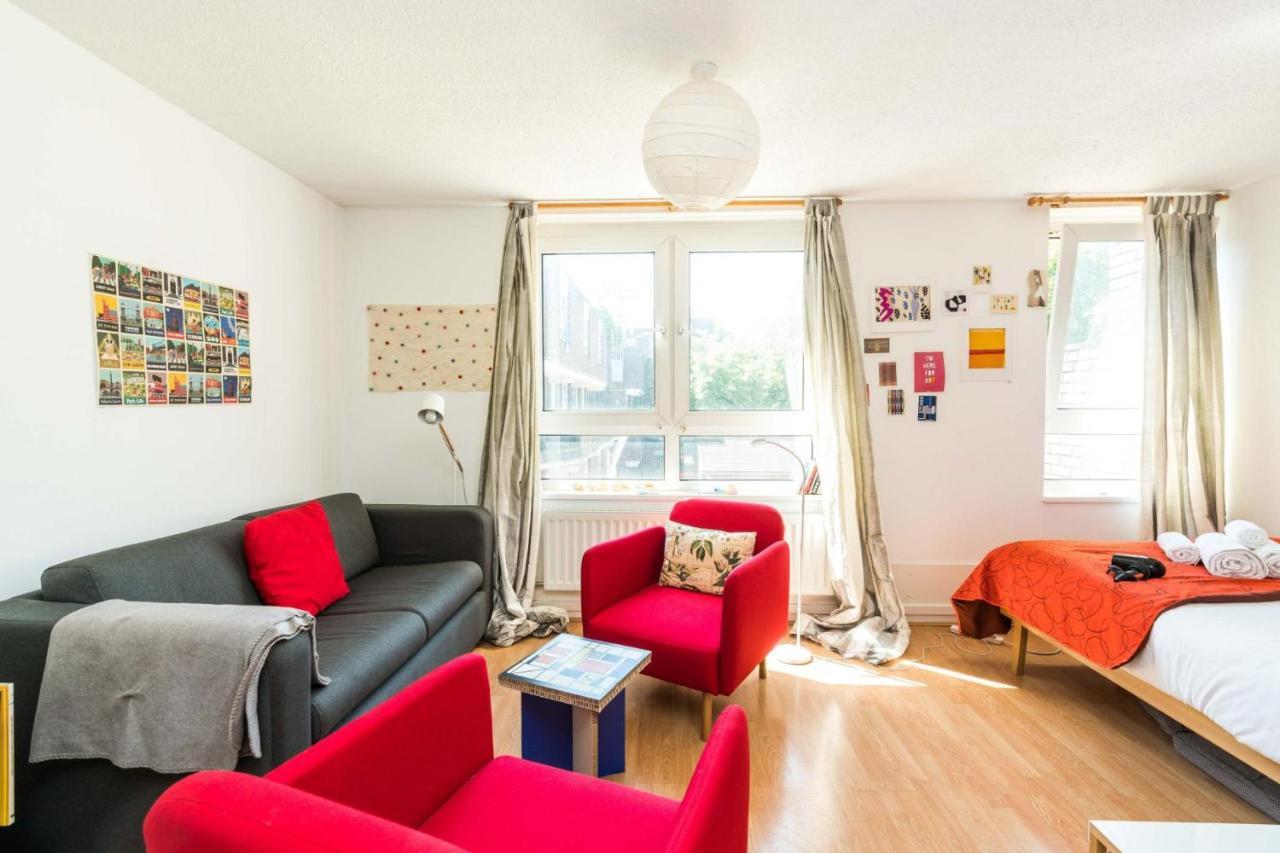 Bright & Cosy Close To London