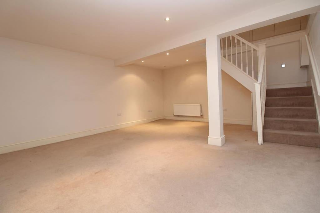 Stunning 2 Bed Flat In Fulham London