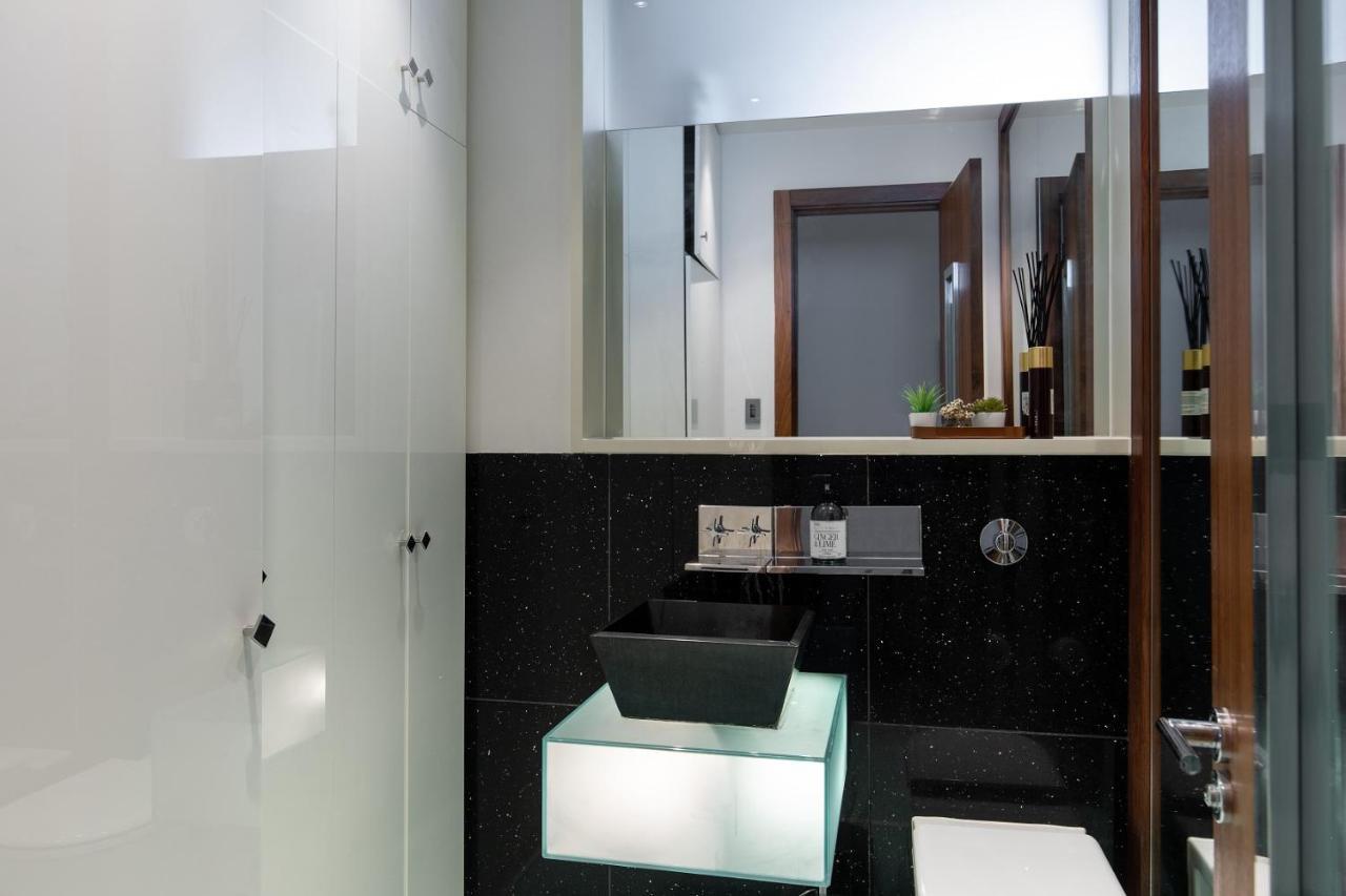 Apartment The Canary Wharf Secret - Glamorous 3bdr Flat With Terrace And Parking London