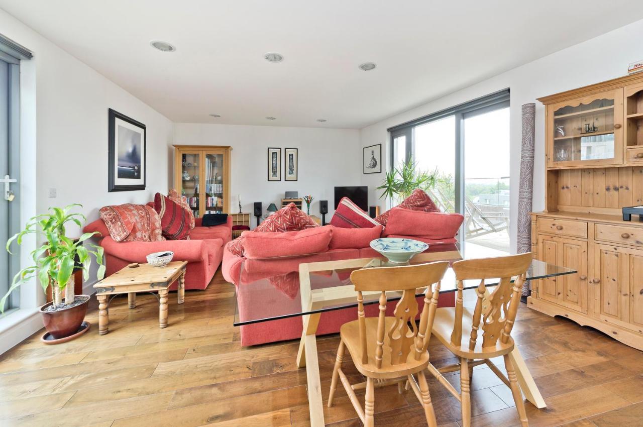 Superb With Terrace Near The River In Putney By Underthedoormat Apartamento *