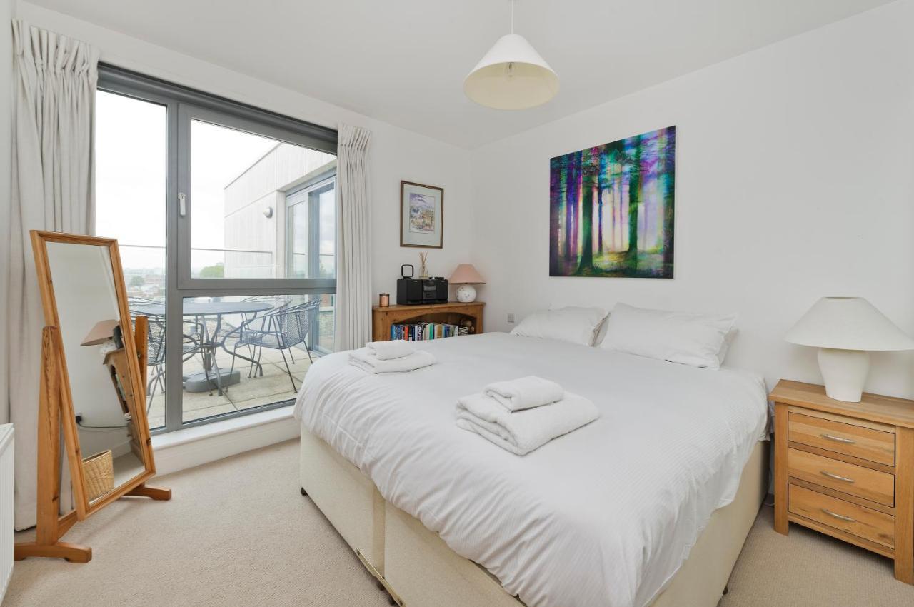 Superb With Terrace Near The River In Putney By Underthedoormat Apartamento Londres