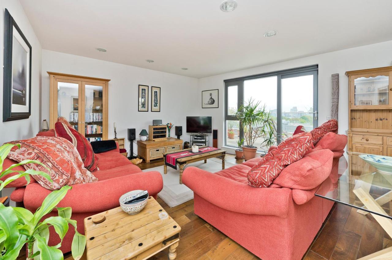 Superb With Terrace Near The River In Putney By Underthedoormat * Londres