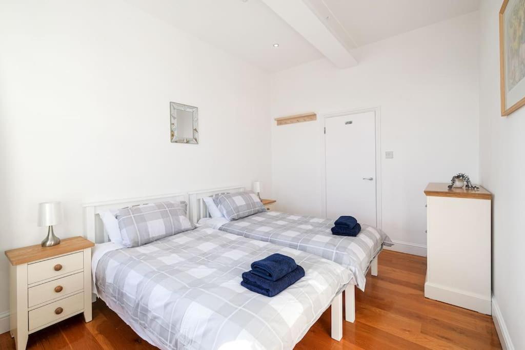 Appartement Stylish 2 Bed Flat In Canal Side Gated Development Londres