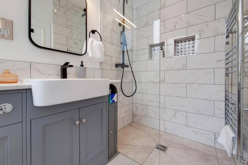 Apartment Immaculately Presented 1 Bed