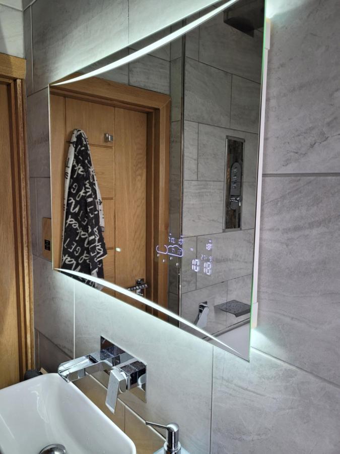 Arsenal And Tottenham Double Bedroom *