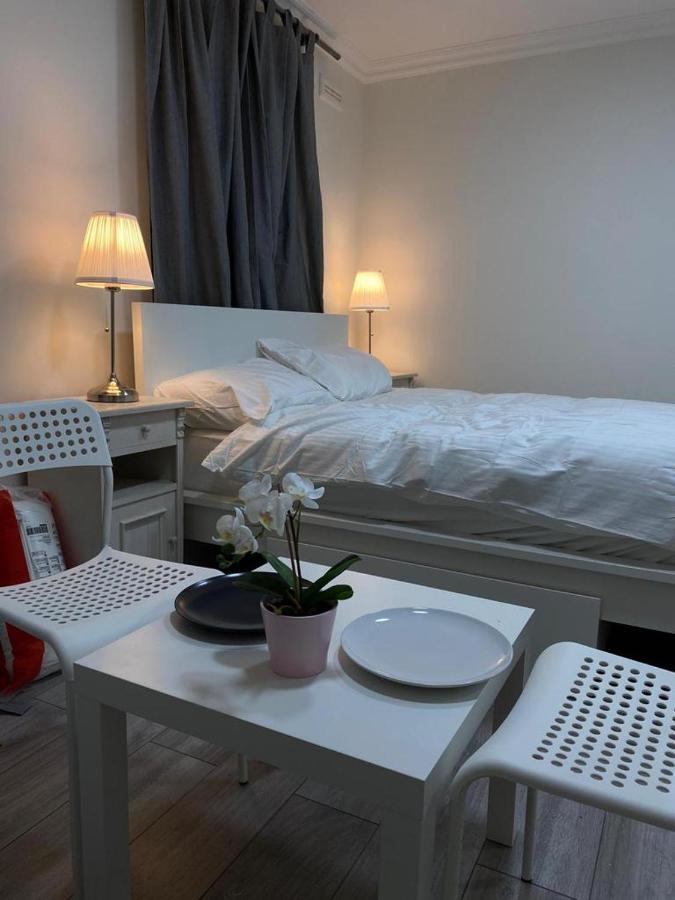 Lovely Studio In Apartment London