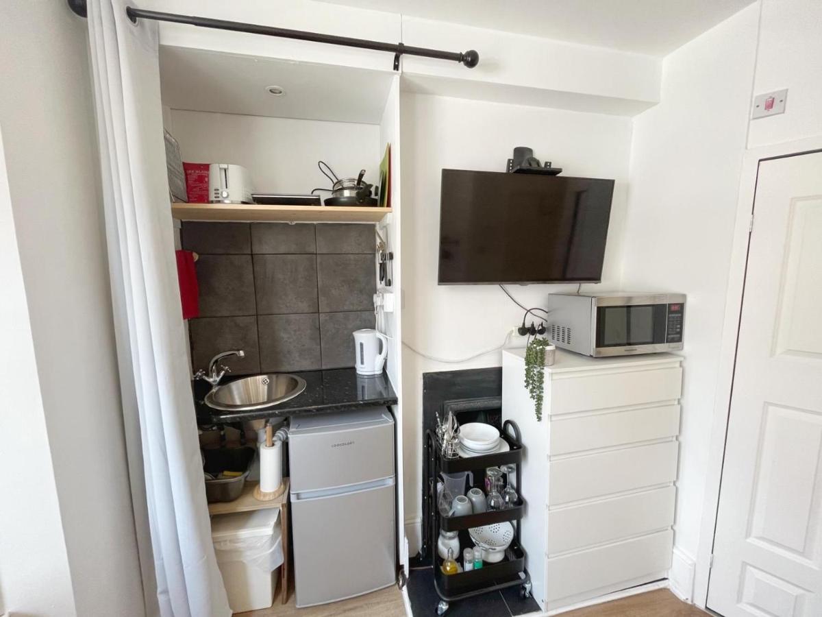 Apartment Renovated Small Self Contained Studio London