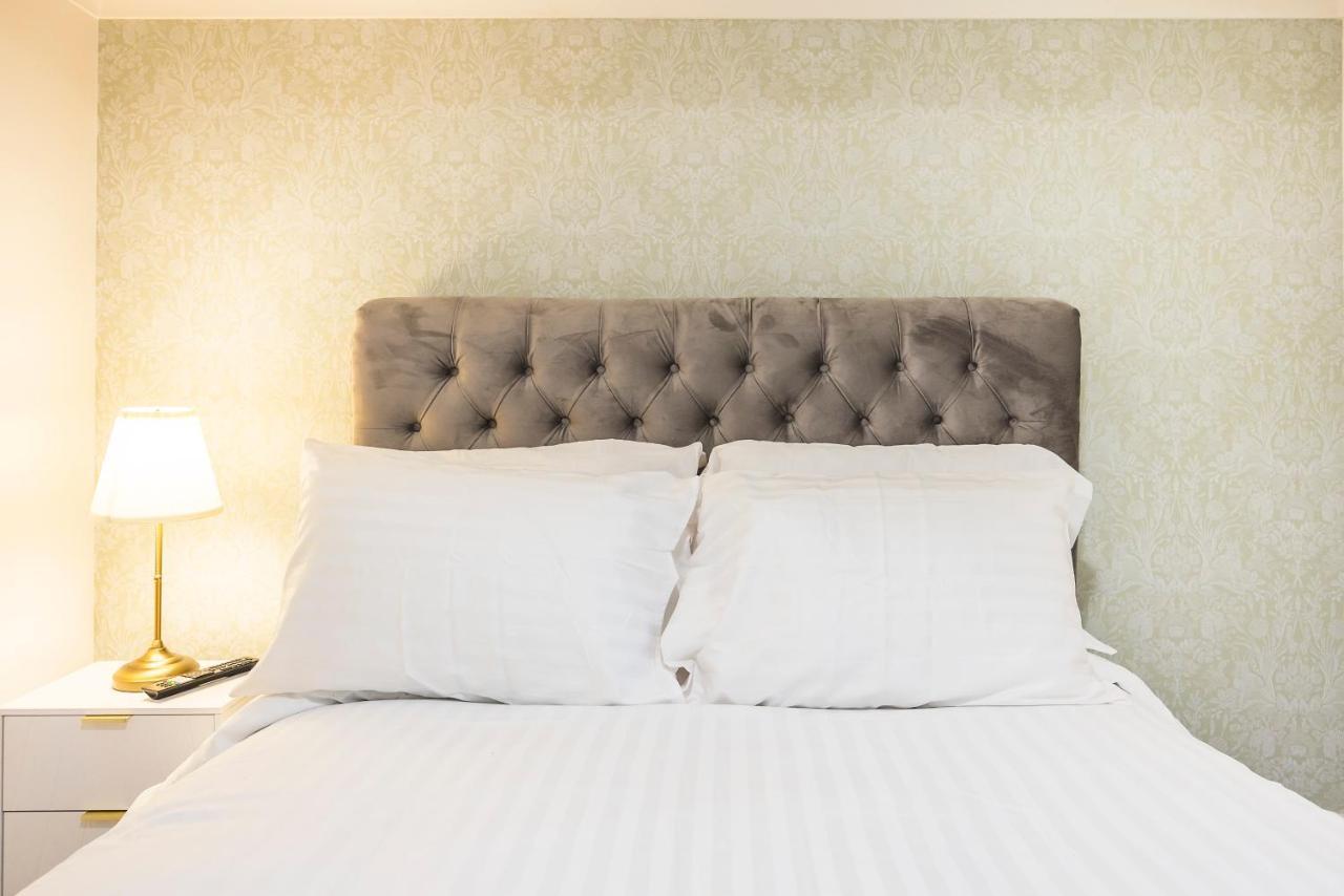 Docklands Wharf Apartments, Near O2 And Excel *