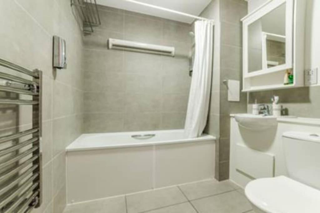 Luxury 2 Bedroom In With Free Parking London