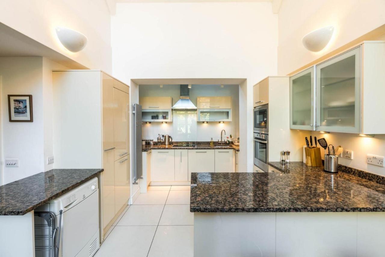 Ferienhaus Unique 2 Bedroom Converted Artists Studio London