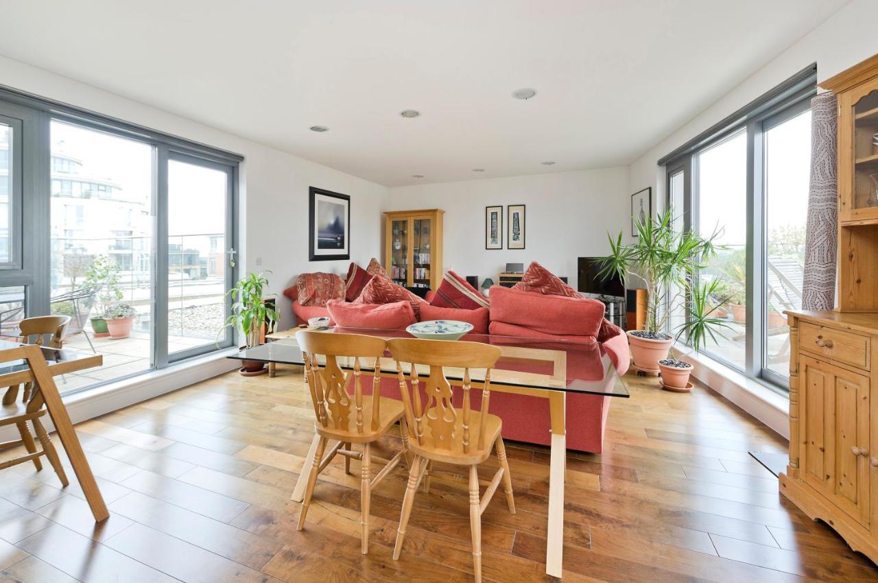 Superb With Terrace Near The River In Putney By Underthedoormat Londres
