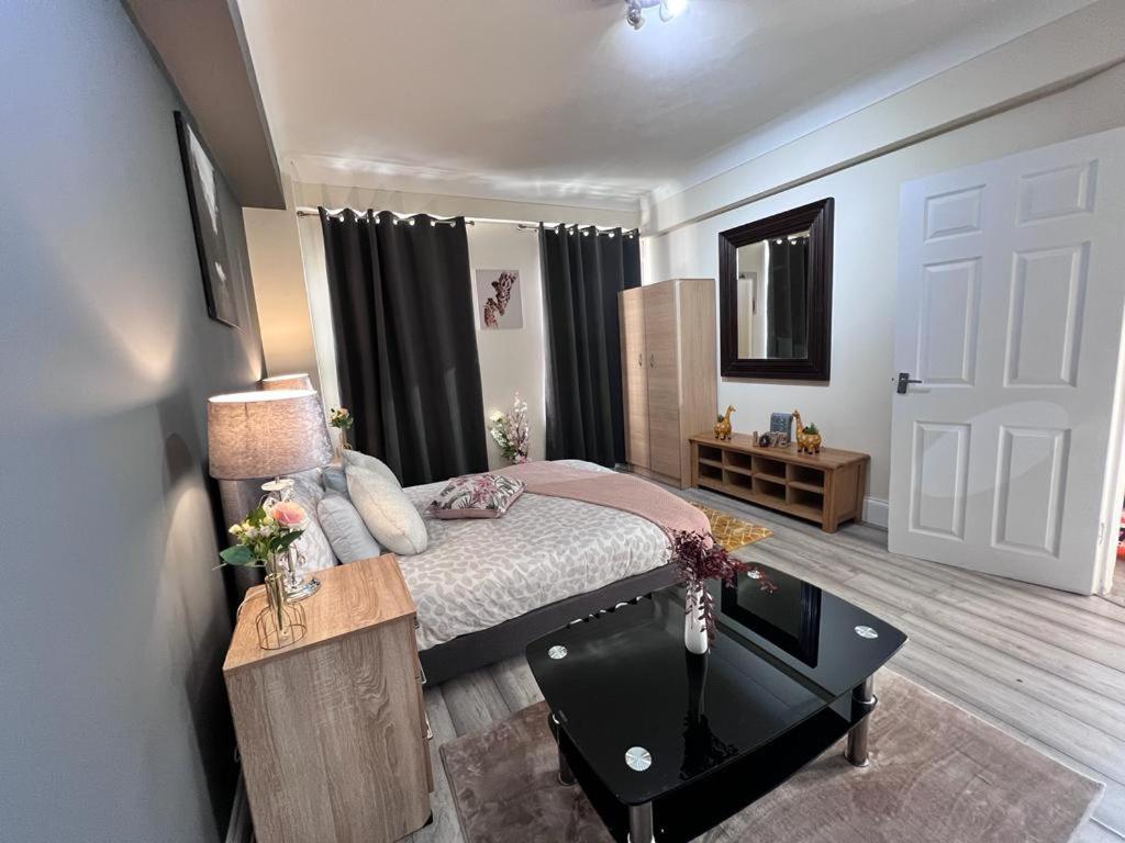 Edgware Road 2 Bedroom *