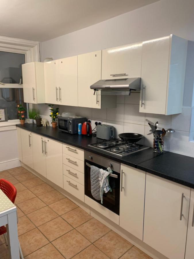 Сasa de vacaciones Cosy 6 Bedroom House Londres