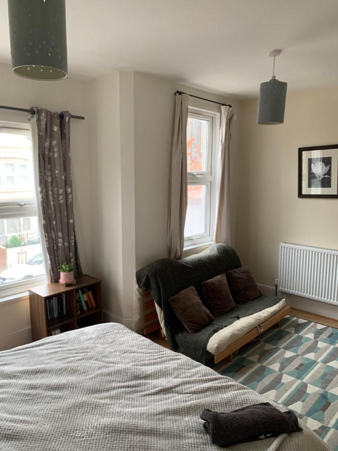 Cosy 6 Bedroom House Londres