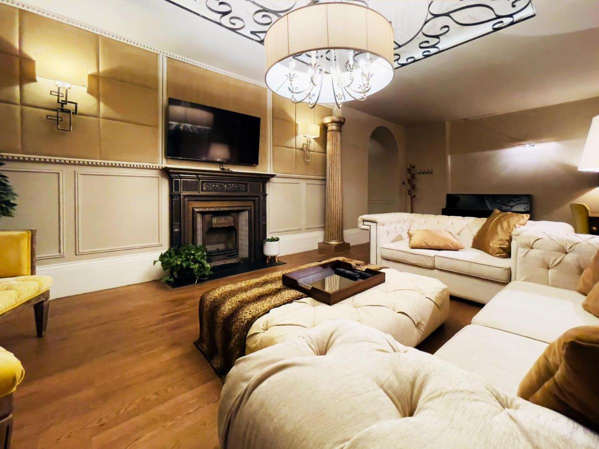 Elizabeth's Place - London's Hidden Gem * Londen