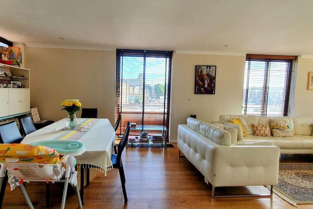 Beautiful Centrally Located Spacious Penthouse Flat.