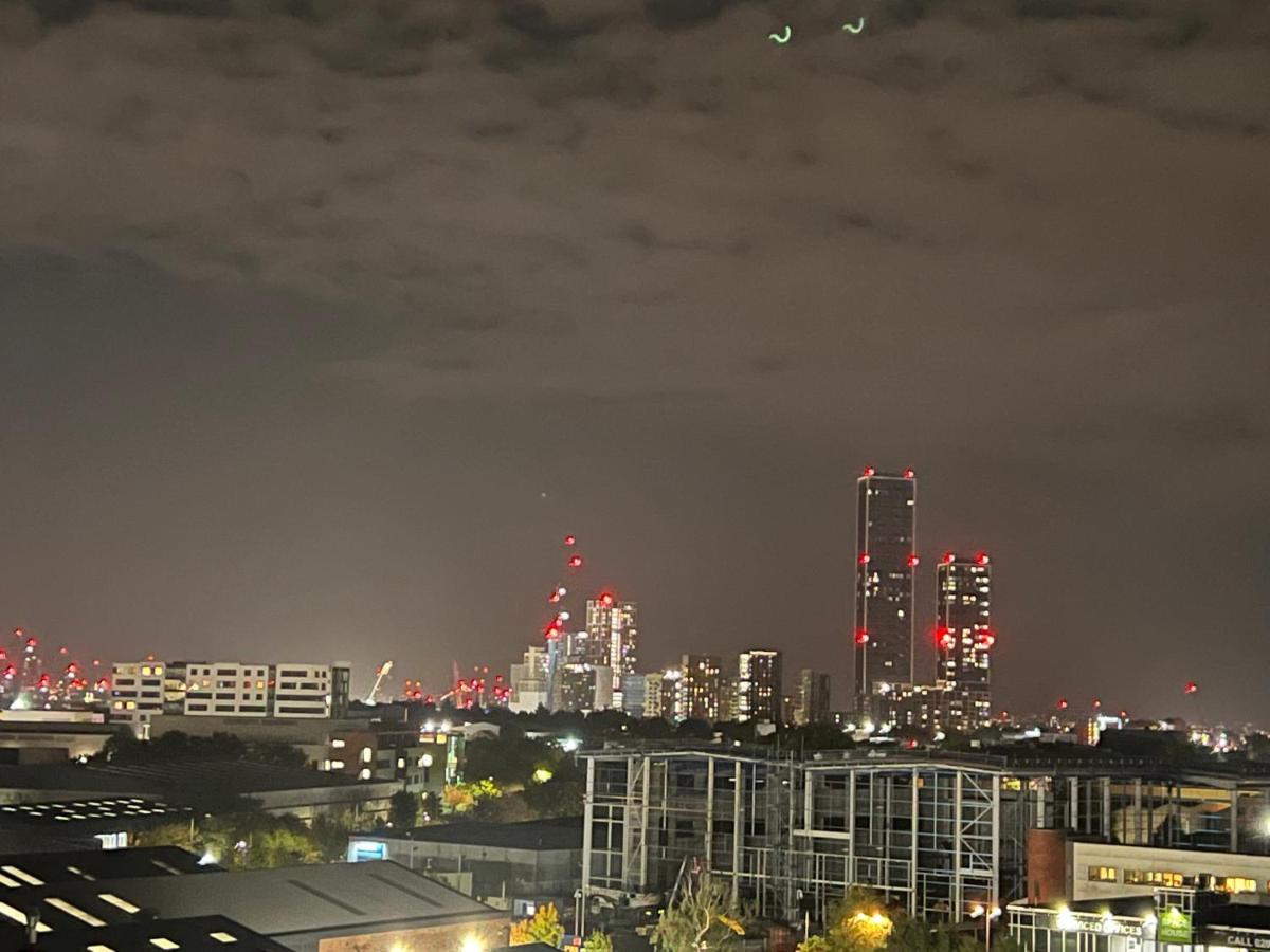 Apartment Mj Service - With Skyline View Close To Tube Station - London
