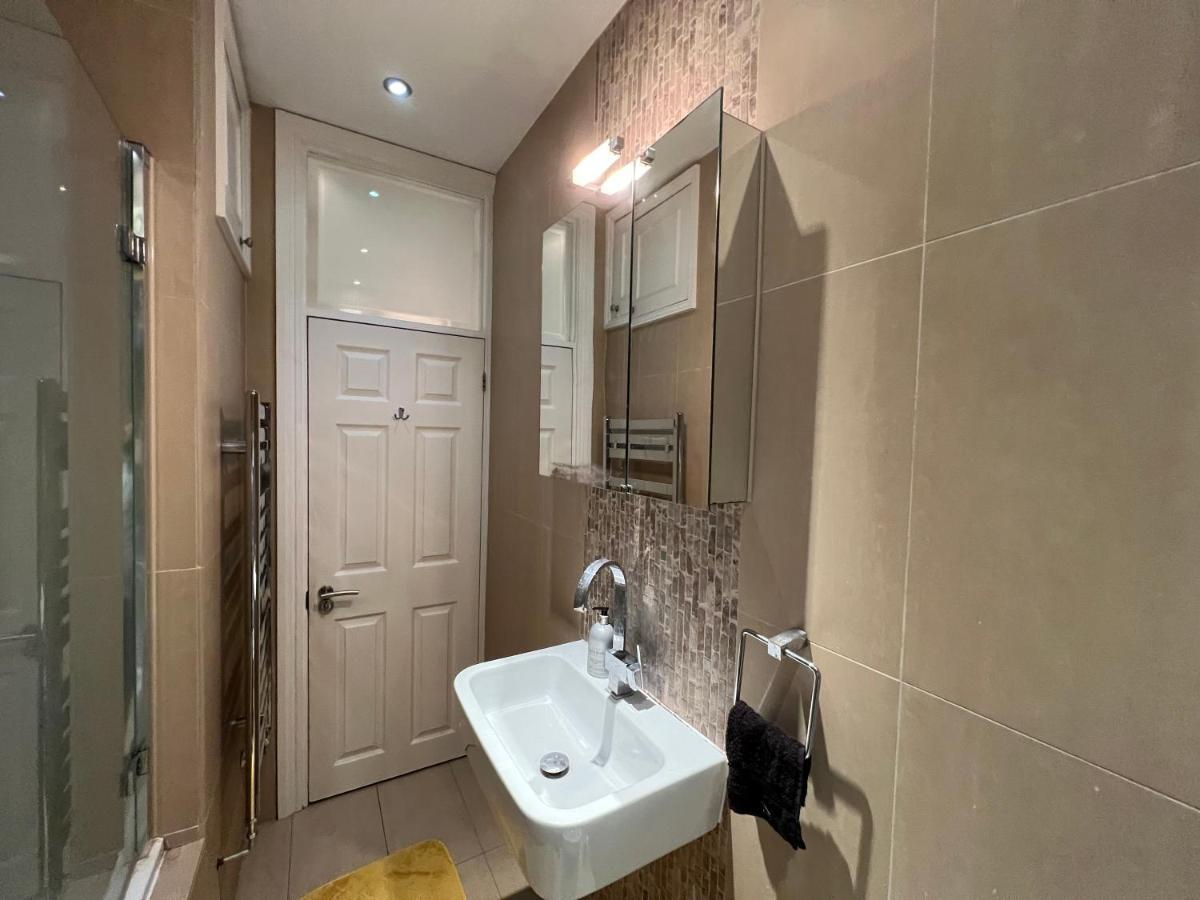 Guest house Luxury Specious In Central *