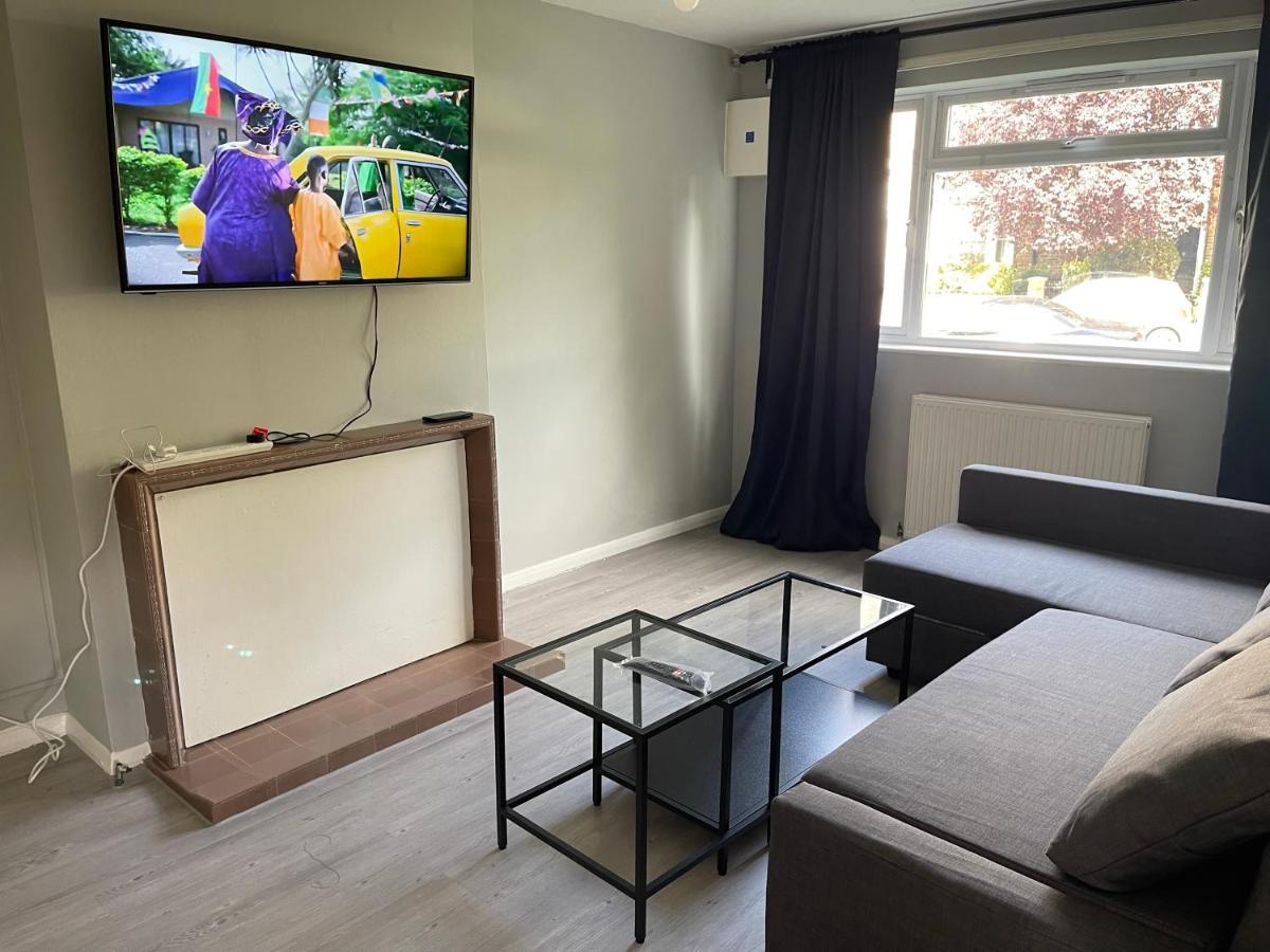 Entire Lovely 2 Bedroom With Private Garden & Free Street Parking Apartamento Londres
