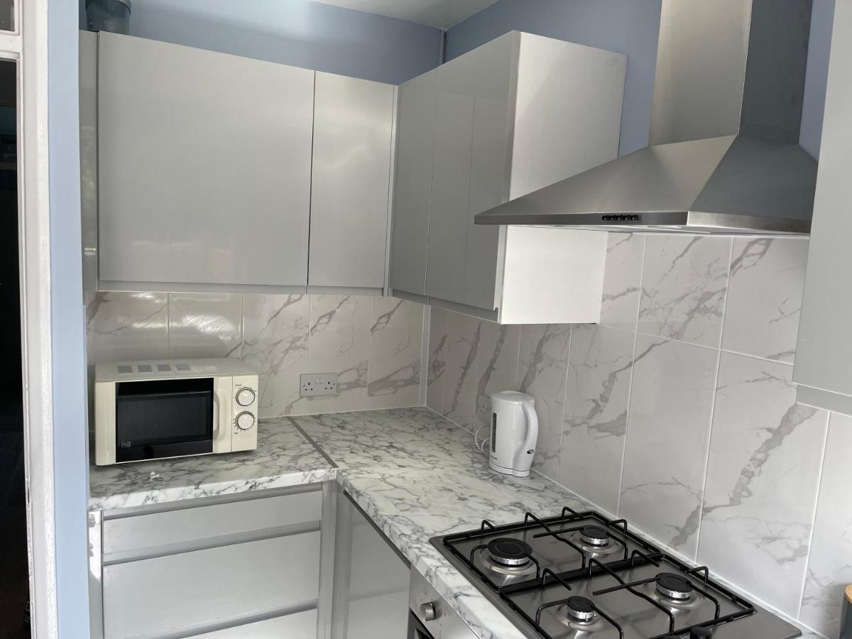 Apartamento Entire Lovely 2 Bedroom With Private Garden & Free Street Parking Londres