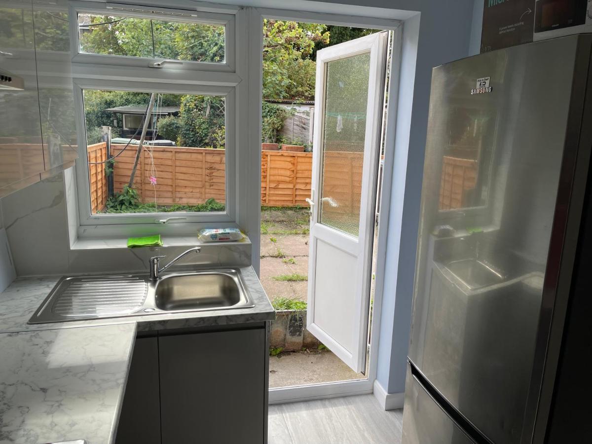 Entire Lovely 2 Bedroom With Private Garden & Free Street Parking Londres