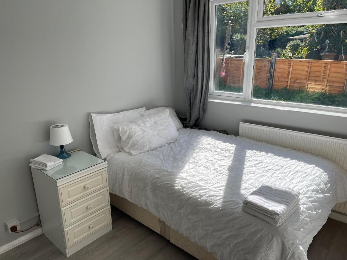 Apartamento Entire Lovely 2 Bedroom With Private Garden & Free Street Parking Londres