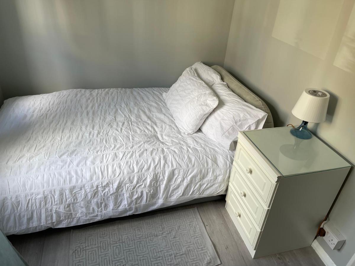 Entire Lovely 2 Bedroom With Private Garden & Free Street Parking * Londres