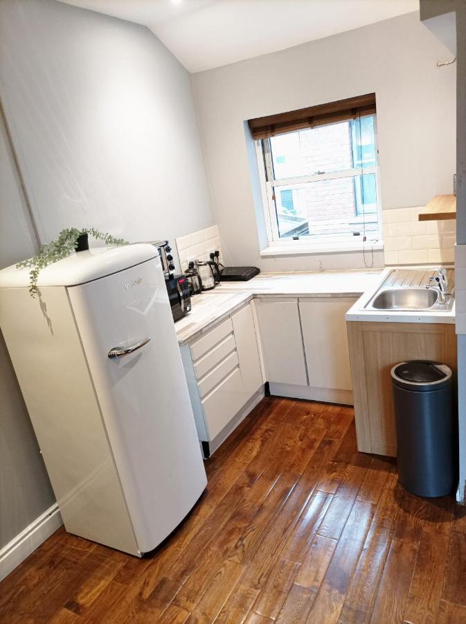 Self-contained Studio In Central Property Unit 4