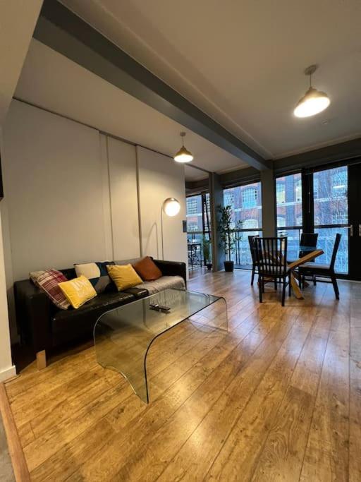 Apartamento 2bed Stratford With Easy Access To London, O2, Excel, Parking Nearby Londres