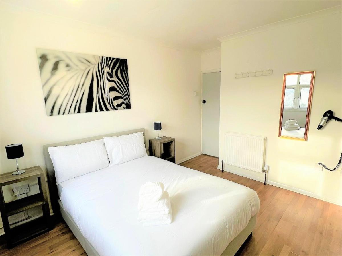Gasthuis Stepney Comfy Double Bed 14