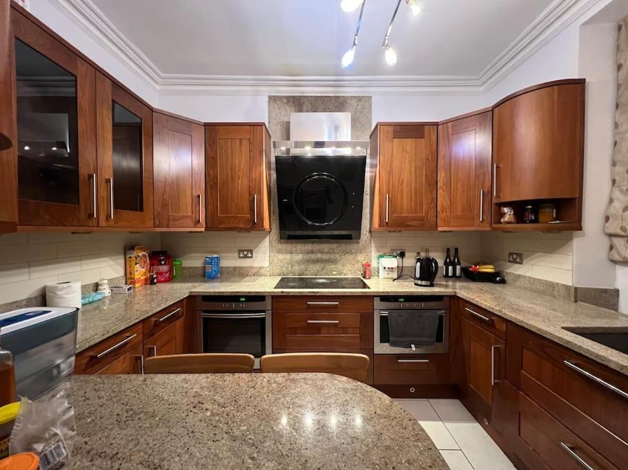 Luxury Specious In Central * London