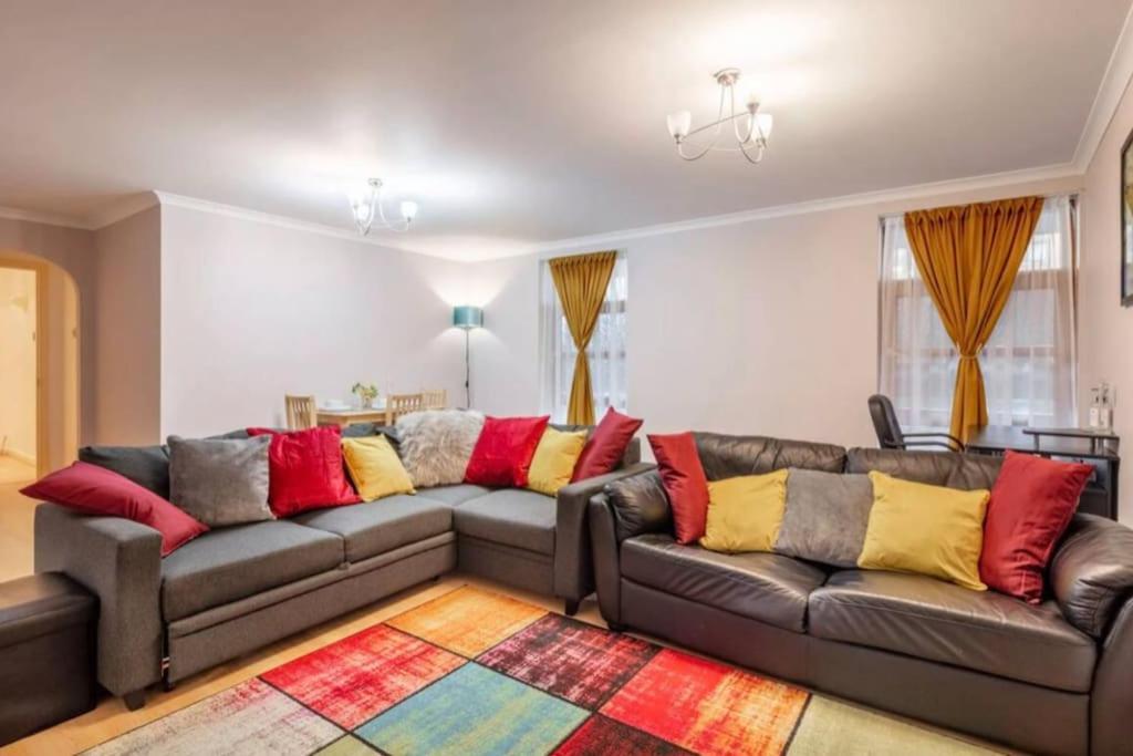 Apartamento 1 Bedroom Flat With Free Parking *